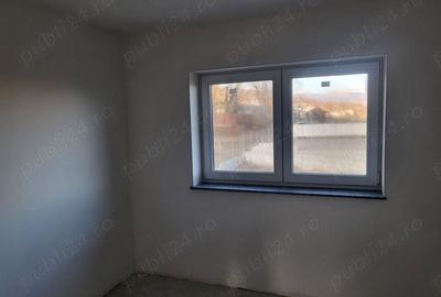 Casă cu 4 camere în Cetate