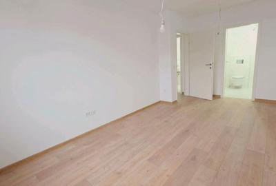 Apartament cu 3 camere decomandat în Tractorul - 7