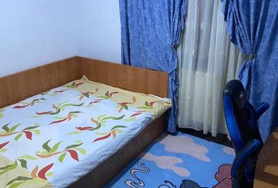 Apartament cu 3 camere semidecomandat în Central - 3