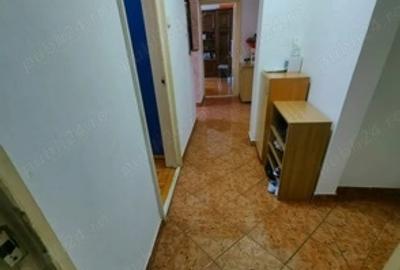 Apartament cu 3 camere decomandat , etaj 1 , zona  Cetate - 3