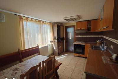 Casă cu 5 camere cu Teren 1440 Mp în Brazii - 8