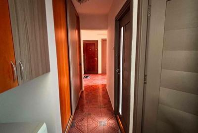 Apartament cu 3 camere decomandat în Canta - 3