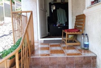 Casă bifamilială foarte bine întreținută, cu facilități bune - 4