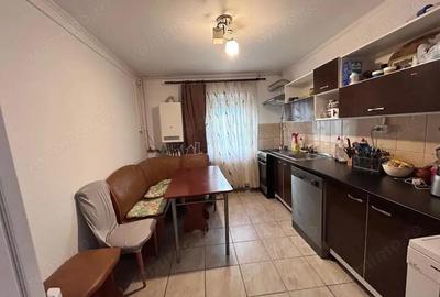 Apartament cu 3 camere decomandat în Bocșa - 2