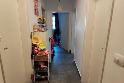 Apartament 2 camere, decomandat - zona Tractorul - 1