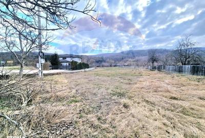 Teren de 2286 mp, în Mărgineni - 10