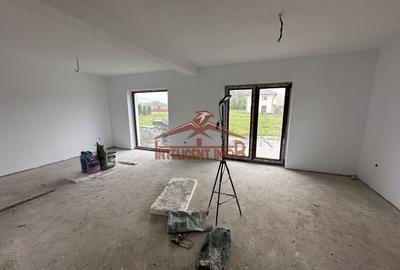 Duplex cu 4 camere cu Canalizare în Șelimbăr