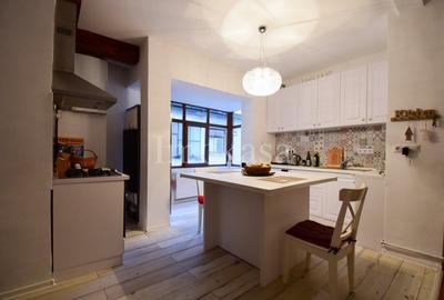 Apartament cu 3 camere decomandat, mobilat în Ultracentral