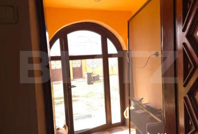 Casă cu 6 camere cu Teren 920 Mp în Central - 11