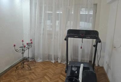 Vand apartament 3 camere pretabil spatiu comercial - 1