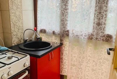 Apartament cu 2 camere decomandat în Rovine