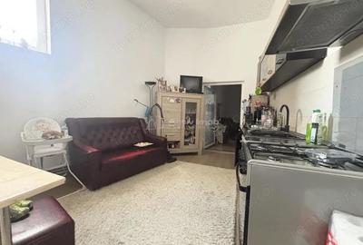 Apartament cu 3 camere semidecomandat în Central - 14