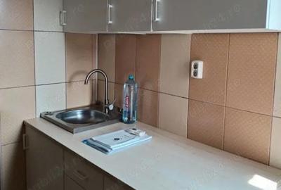 Garsonieră decomandată în Viziru 1