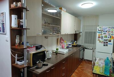 Apartament 2 camere decomandat utilat ?i mobilat complet