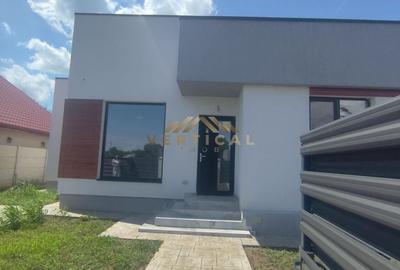 Casă cu 4 camere cu Teren 375 Mp în Berceni - 1