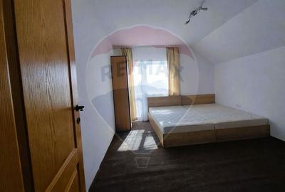 Casă cu 5 camere cu Teren 300 Mp în Cristian - 8