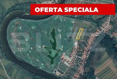 Teren de 4600 mp, în Central