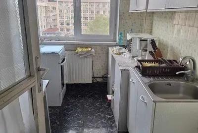 Apartament cu 3 camere decomandat în Ștefan cel Mare