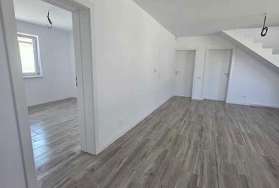 Casă cu 4 camere în Central - 2