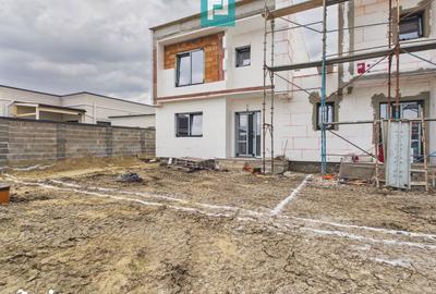Casă cu 4 camere cu Teren 335 Mp în Central - 1