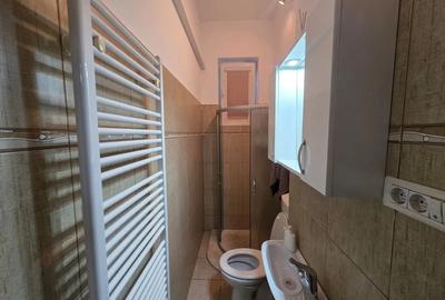 Ap decent cu termoteca si spatios 1 cam zona centrala parter - 1