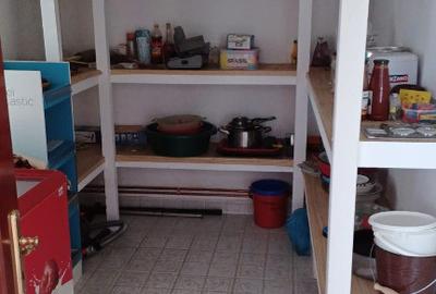 Casă cu 5 camere cu Teren 1600 Mp în Nădab - 4