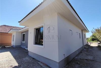 Duplex cu 3 camere cu Canalizare în Albina - 2