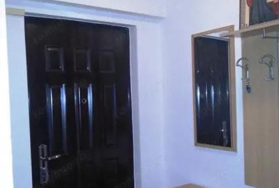 Apartament cu 3 camere semidecomandat, mobilat în Gorjului - 1