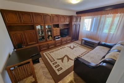 Apartament cu 3 camere decomandat, mobilat în Tomis Nord