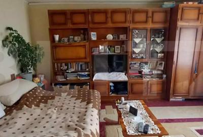 Casă cu 1 camere cu Teren 288 Mp în Titulescu - 5