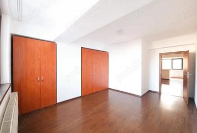 Apartament cu 3 camere decomandat în Dorobanți