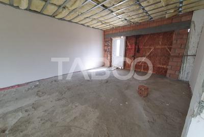 Spatiu comercial suprafata 132 mp se poate vinde si separat 66 si 66mp - 3