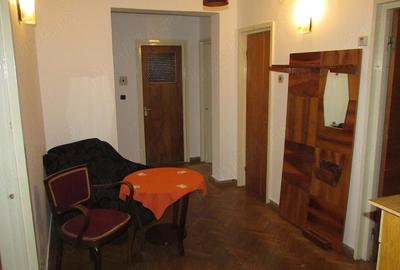 Apartament cu 4 camere decomandat în Central - 9