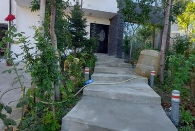 Casă individuală cu 5 camere în Nord-Est