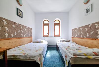 Casă cu 11 camere cu Teren 750 Mp în Predeal - 15