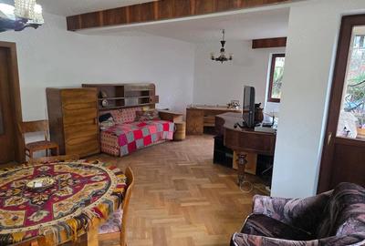 Casă cu Teren 422 Mp în Central - 2