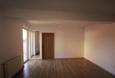 Apartament 2 camere finisat, in Flore?ti central