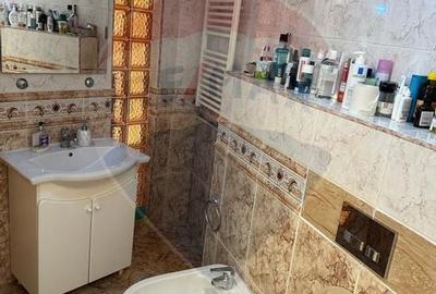 DE INCHIRIAT Apartament cu 4 camere in zona Scriitorilor - 19