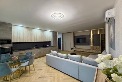 Apartament cu 3 camere decomandat, mobilat în Central