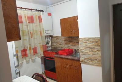 Garsonieră decomandată în Petros - 1