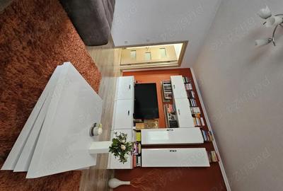 Apartament cu 3 camere decomandat în Central - 2