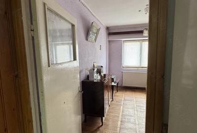 Apartament cu 3 camere semidecomandat în Central - 3