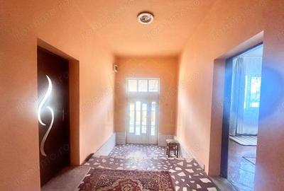 Casă cu 4 camere cu Canalizare în Central - 4