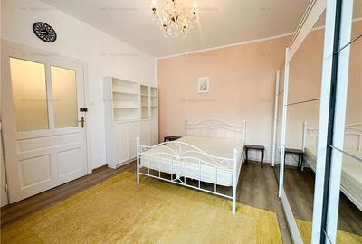Apartament cu 3 camere decomandat în Schei - 4