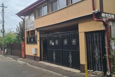 Casă cu 4 camere în Central - 1