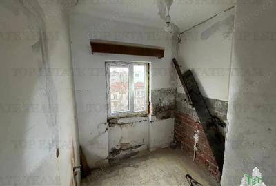 2 garsoniere adiacente la rosu pe Calea Grivitei, etaj 4 - 17