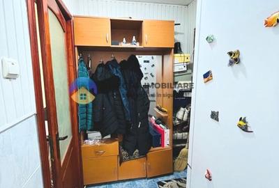 Apartament cu 2 camere semidecomandat, mobilat în Dărmănești
