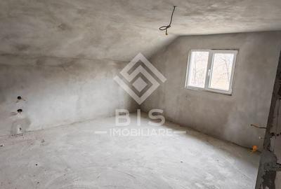 Casă individuală cu 4 camere cu Canalizare în Exterior Est - 11