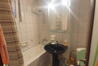 Apartament cu 2 camere decomandat în Podu Roș - 2