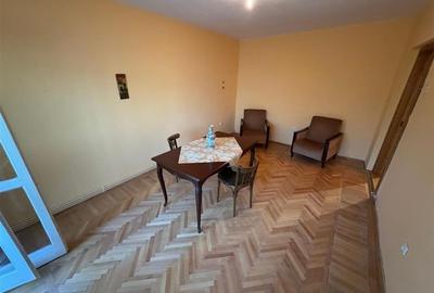 Apartament 3 camere, etaj 1, zona Garii , decomandat, parcare - 7